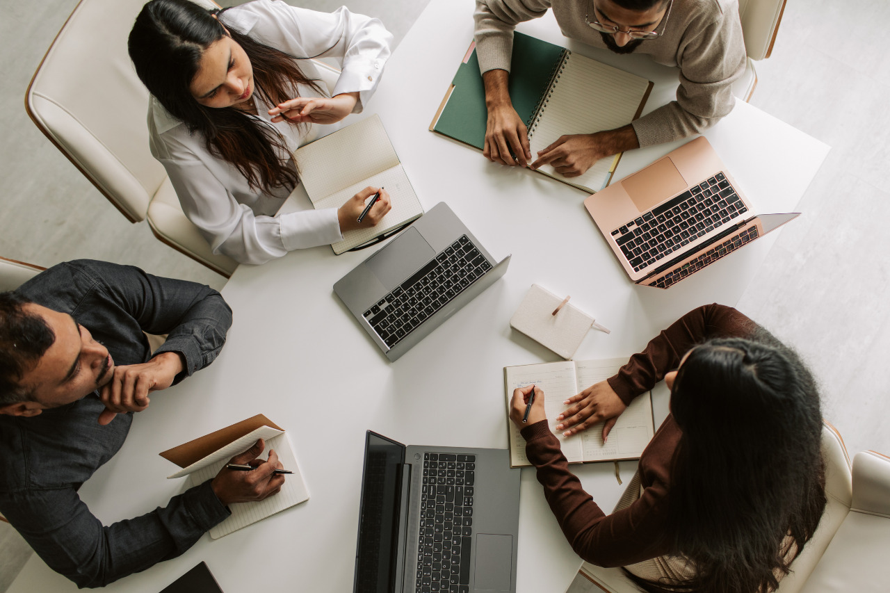 What AI Disruption Could Mean for Australian Workers and Businesses in 2026 At Latitude Accountants. Image of employers